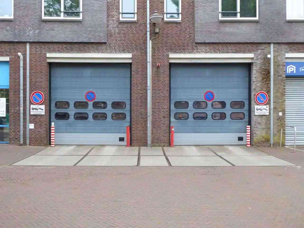 Garage door service in Southeast Bakersfield, Bakersfield, CA